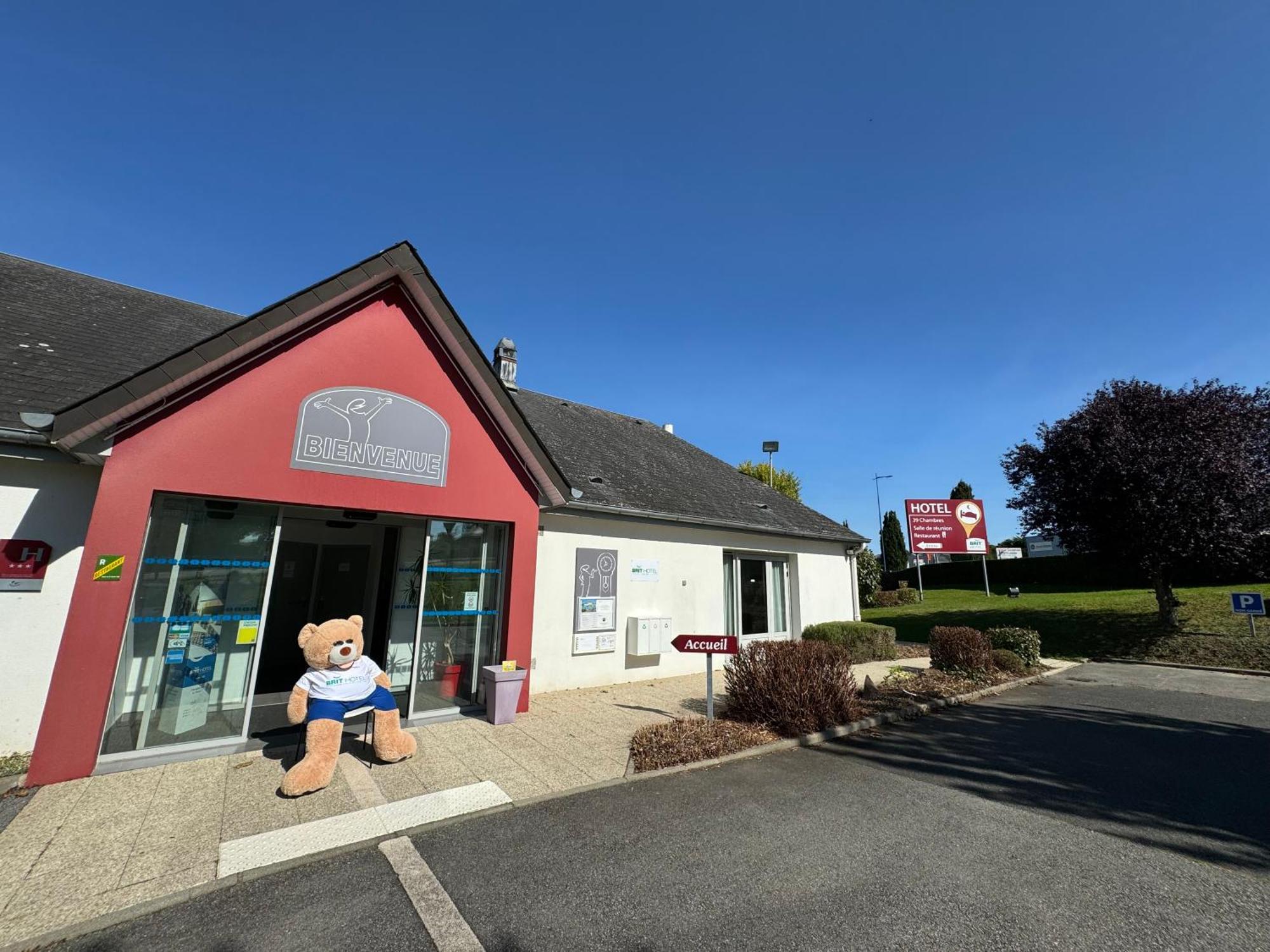 Brit Hotel Mayenne Εξωτερικό φωτογραφία