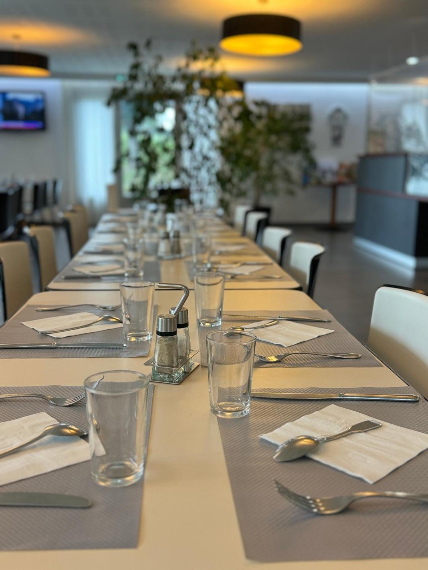 Brit Hotel Mayenne Εξωτερικό φωτογραφία