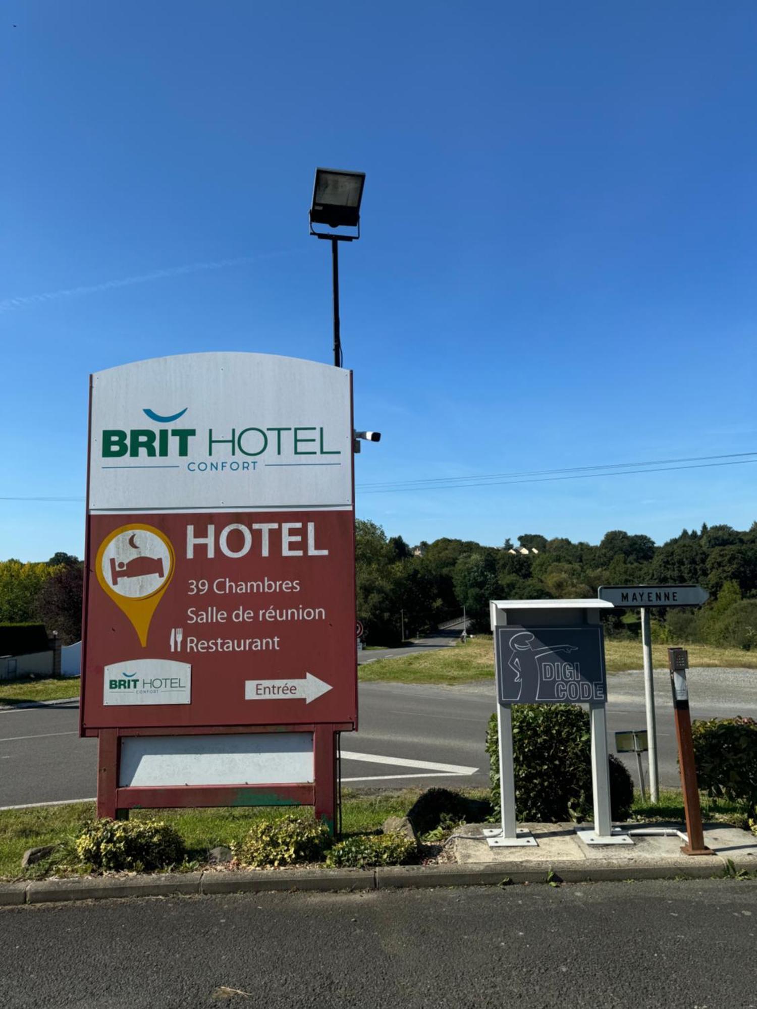 Brit Hotel Mayenne Εξωτερικό φωτογραφία