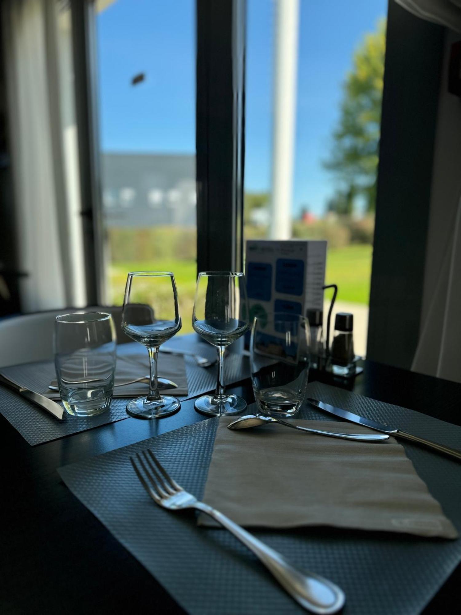 Brit Hotel Mayenne Εξωτερικό φωτογραφία