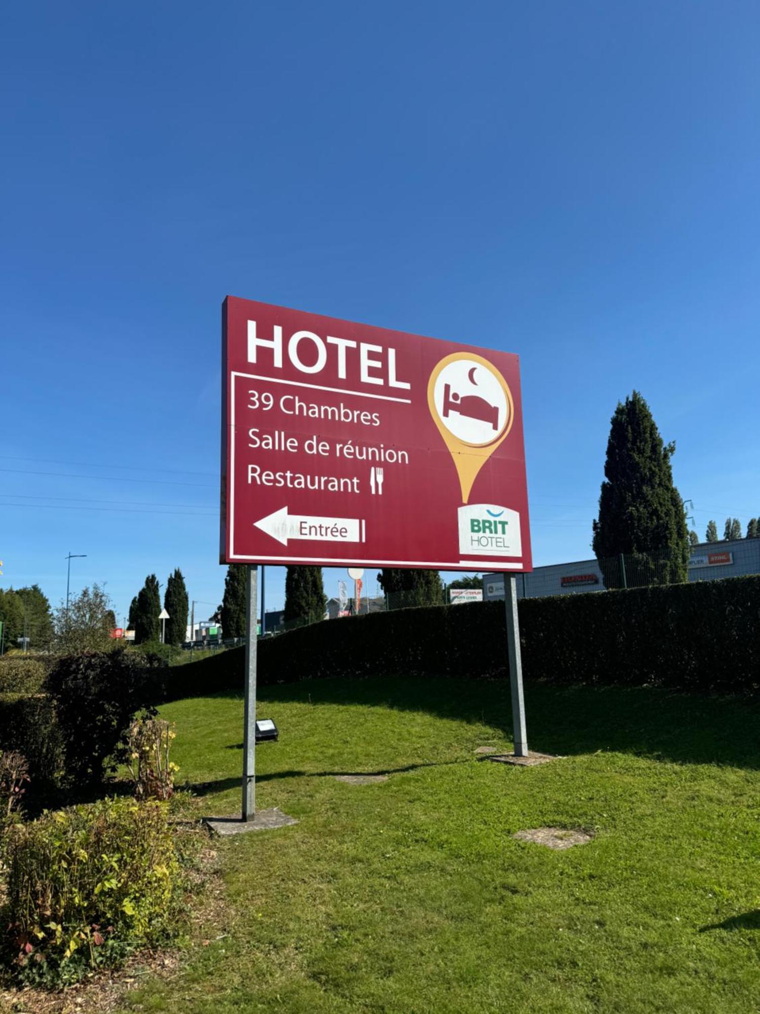 Brit Hotel Mayenne Εξωτερικό φωτογραφία