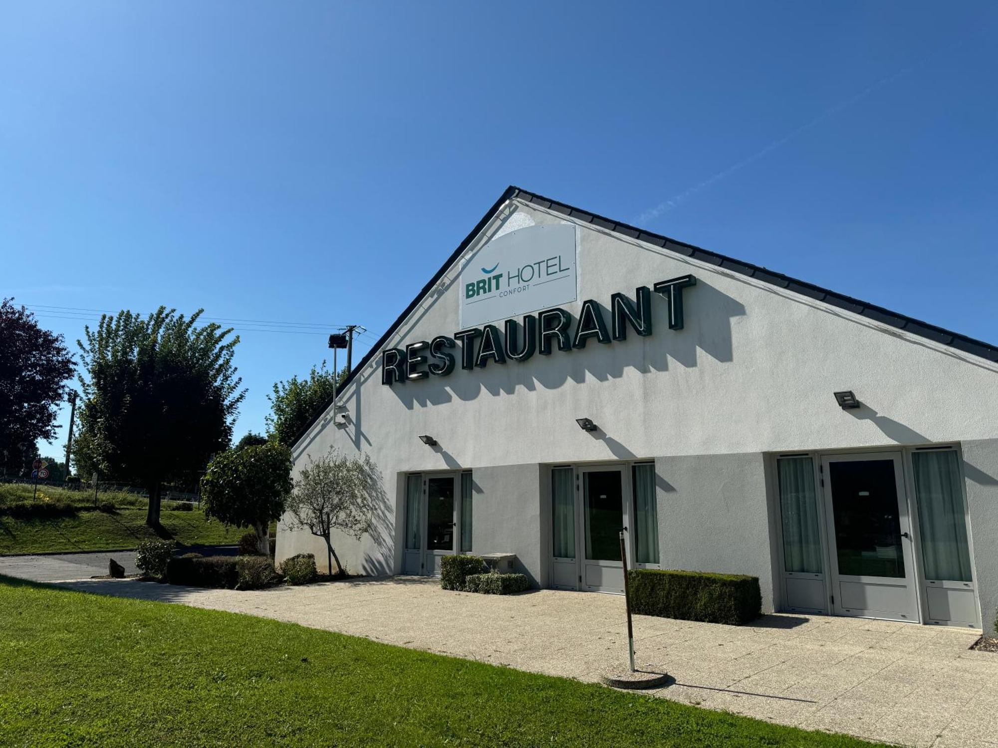 Brit Hotel Mayenne Εξωτερικό φωτογραφία