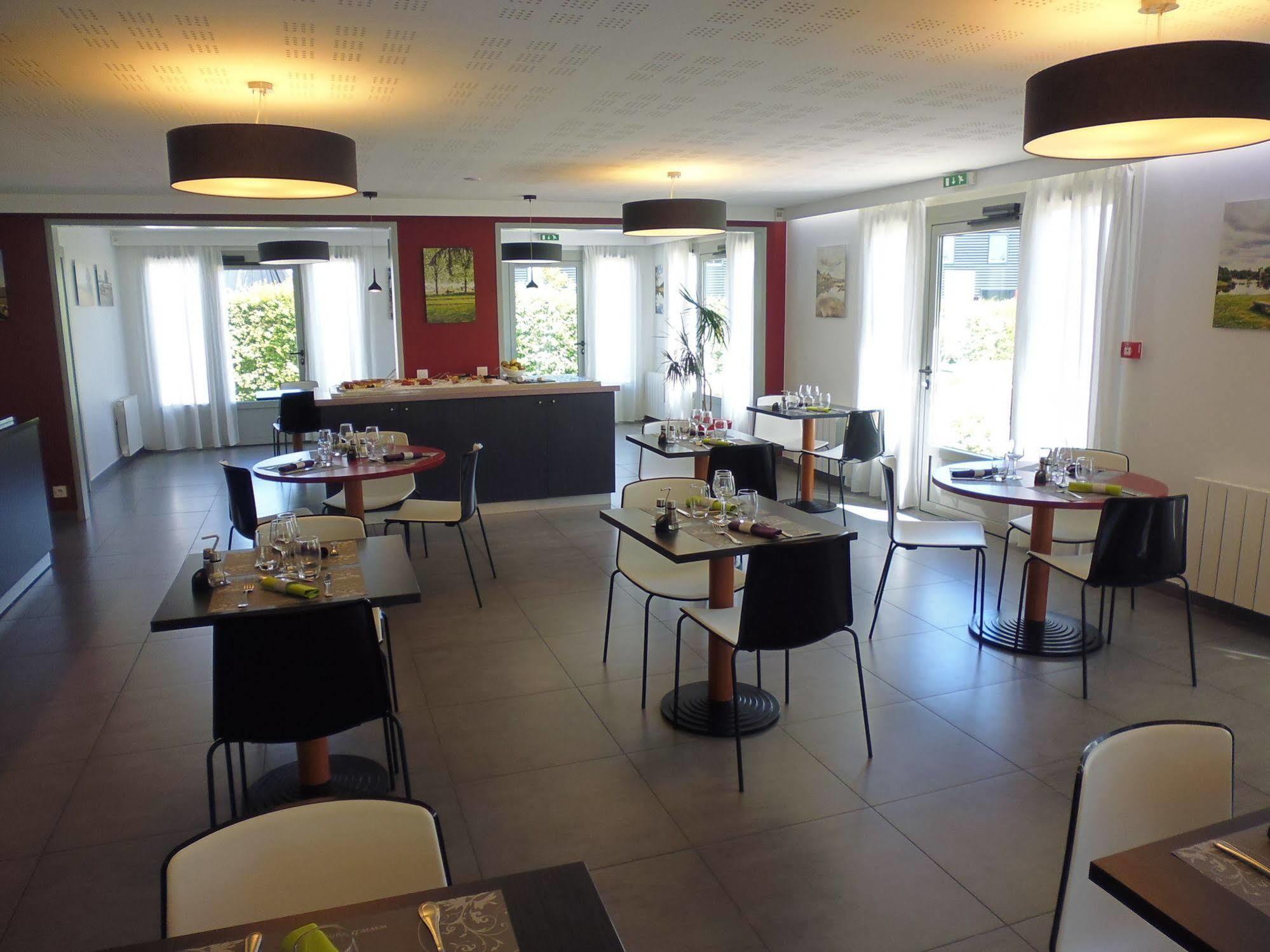 Brit Hotel Mayenne Εξωτερικό φωτογραφία