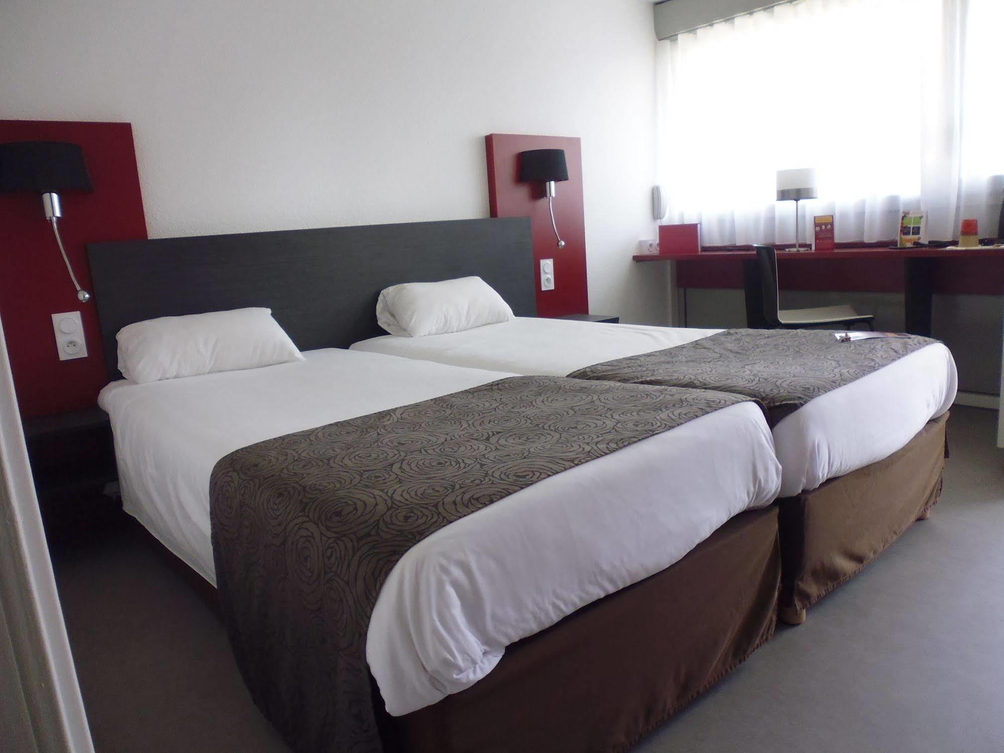 Brit Hotel Mayenne Εξωτερικό φωτογραφία